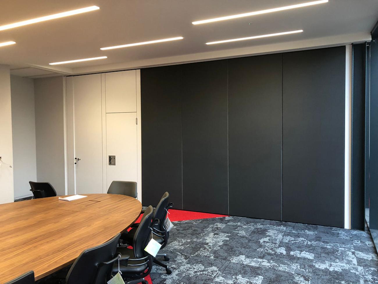 Lower res image of boardroom side1000 pixels